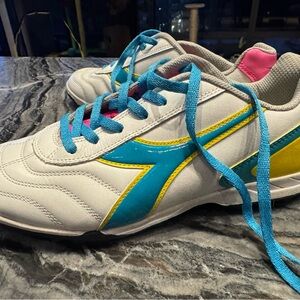 Diadora Women’s Retro Indoor Soccer/Court Shoes